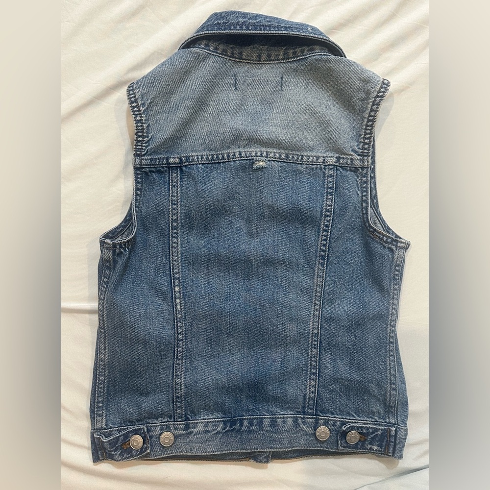 Madewell Denim Vest with Distressed Finish - Picture 6 of 8